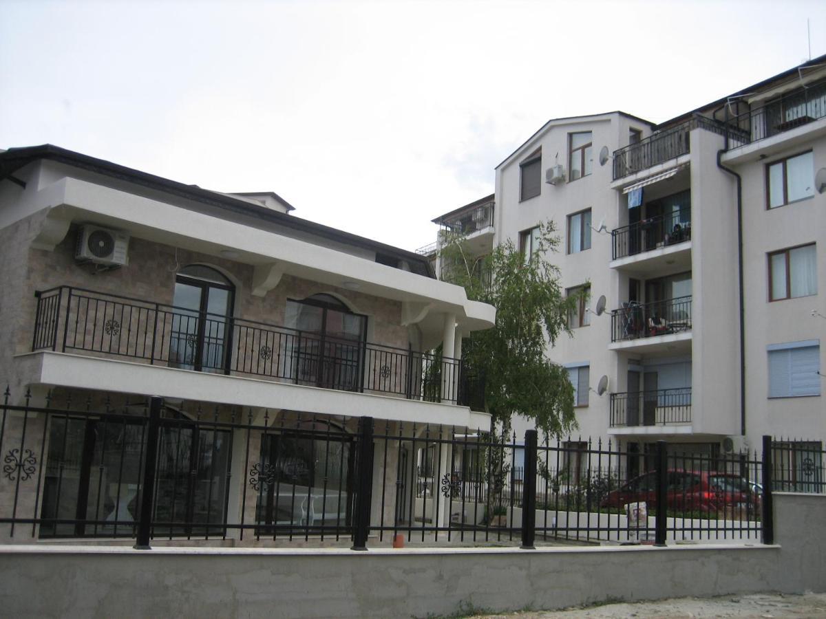 Apartment Lazur By The Sea Ravda Exteriér fotografie